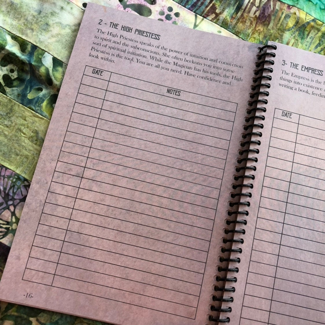Tarot Journal: Daily Card Tracking Workbook