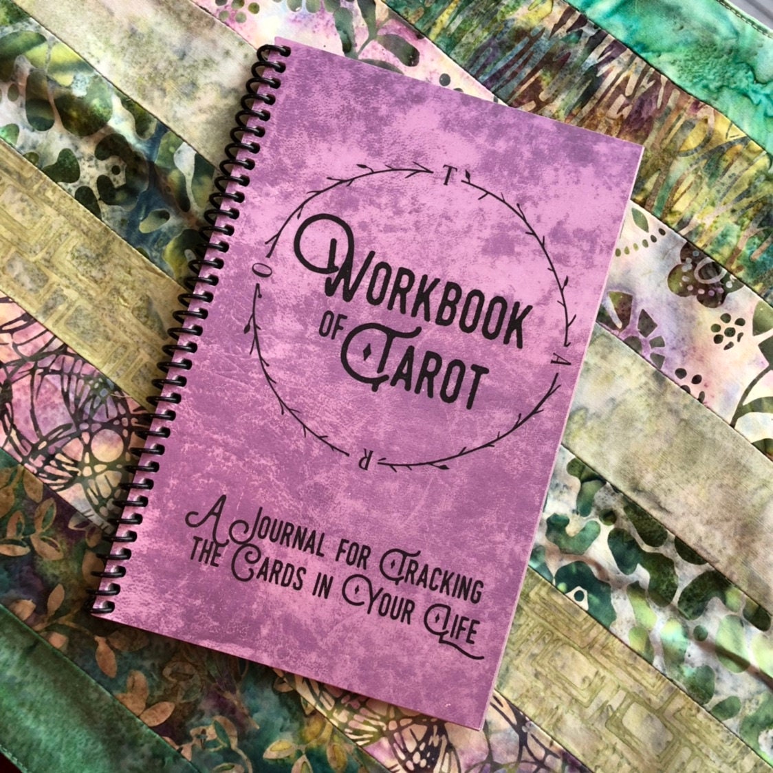 Tarot Journal: Daily Card Tracking Workbook