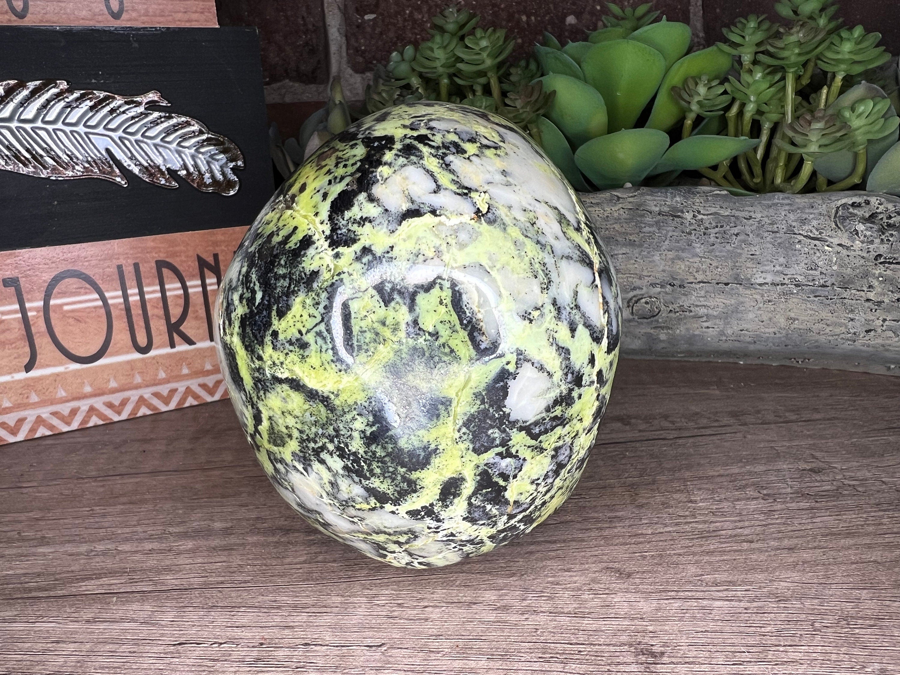 Hiso Jasper Skull: Unique Carved Stone Decor (5 inch)