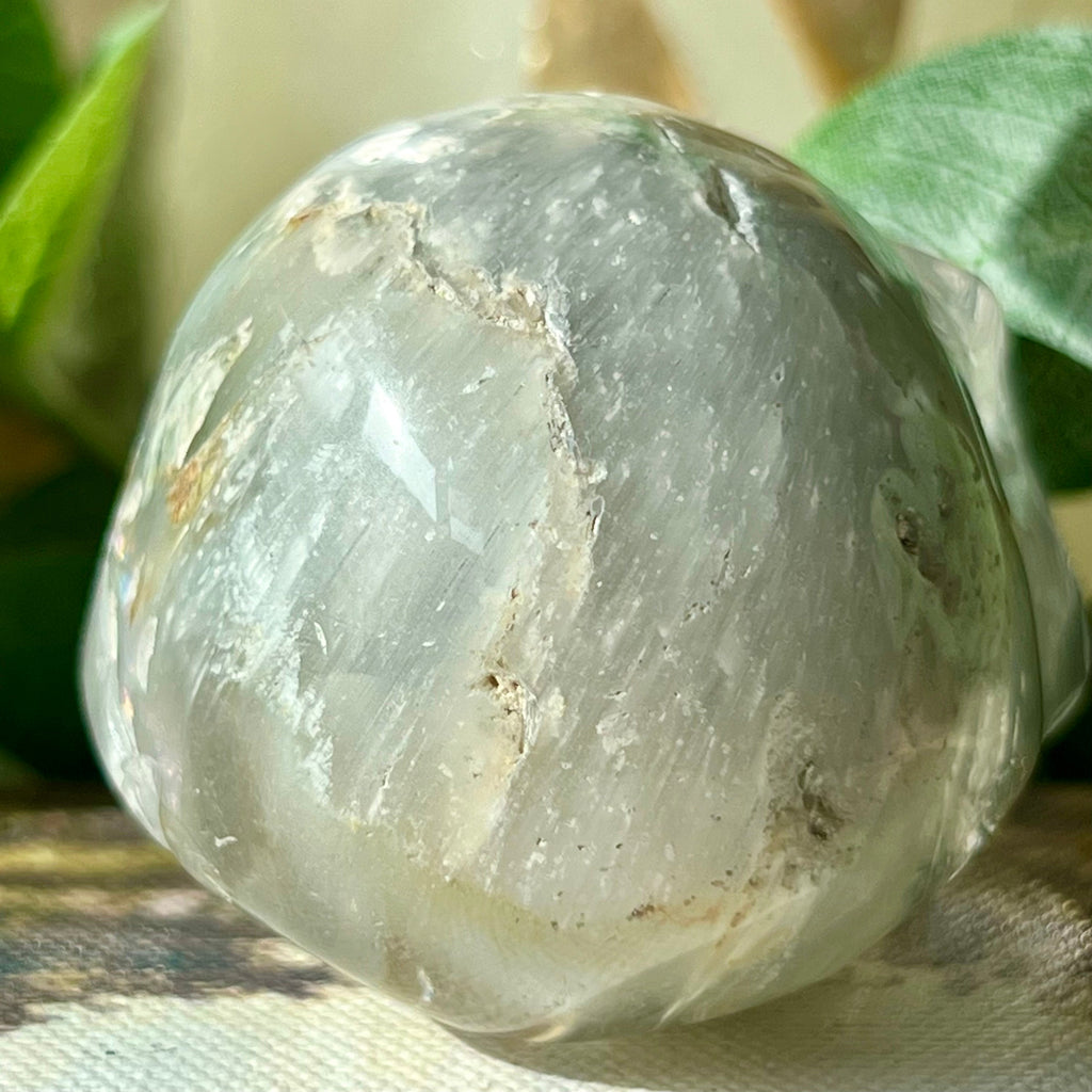 Included Quartz Crystal Skull: Gray Igor De Souza Stone