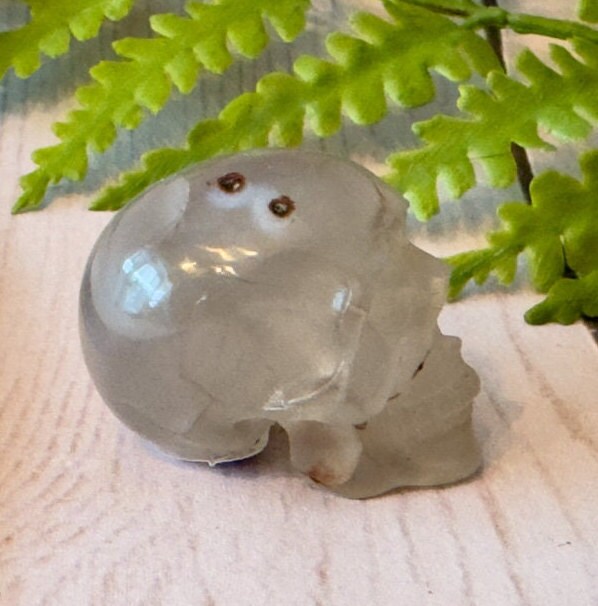 Adorable Agate Skull by Artifactual